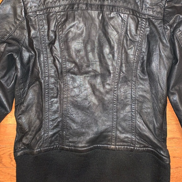 Danier Leather Jacket - detailed stitching - Picture 4 of 7